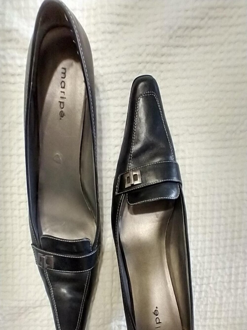 Maripé Black Leather Kitten-Heel Pumps/Loafer-Style Heels Size 9